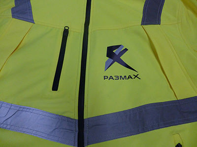 Оригинальные куртки с логотипом
